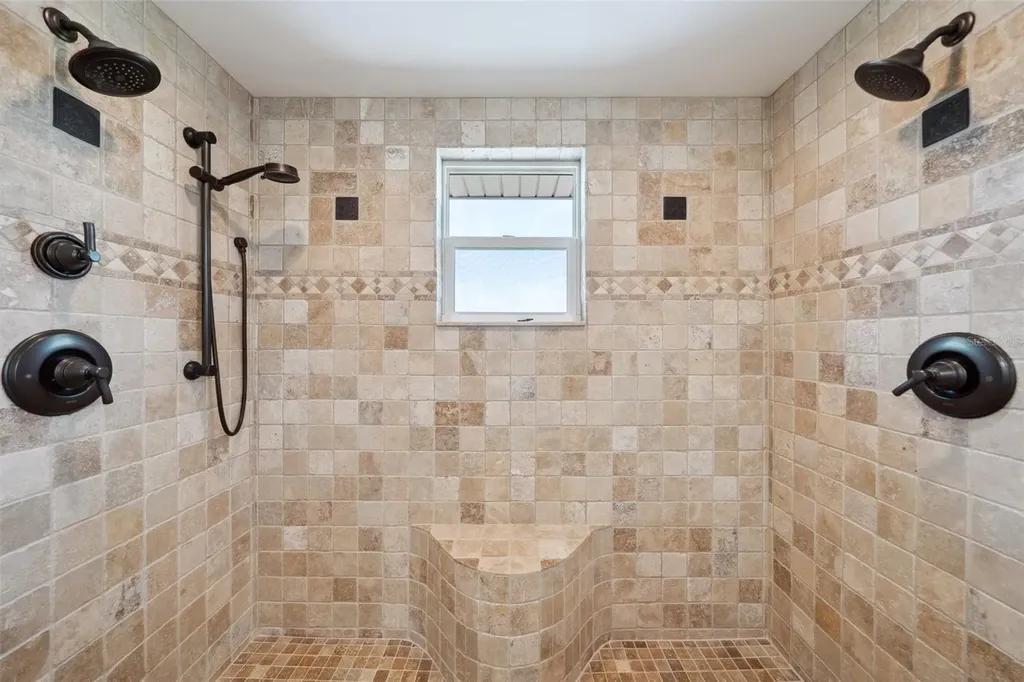 5512 Avenida Del Mare Sarasota FL 34242