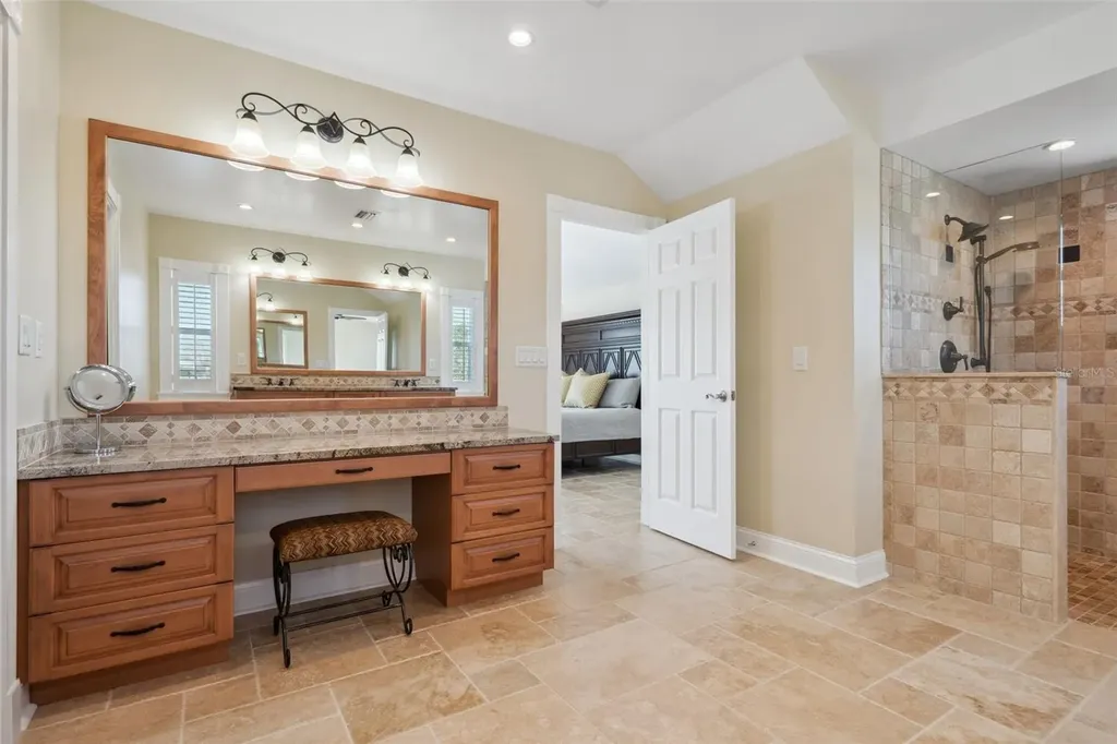 5512 Avenida Del Mare Sarasota FL 34242