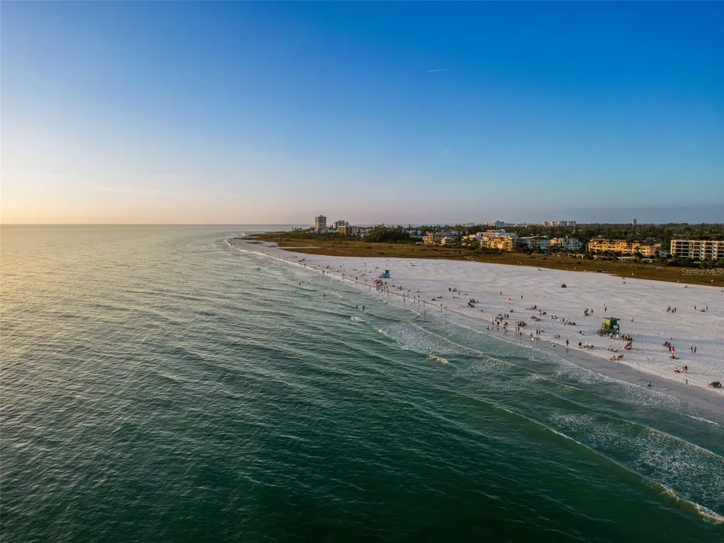 5512 Avenida Del Mare Sarasota FL 34242