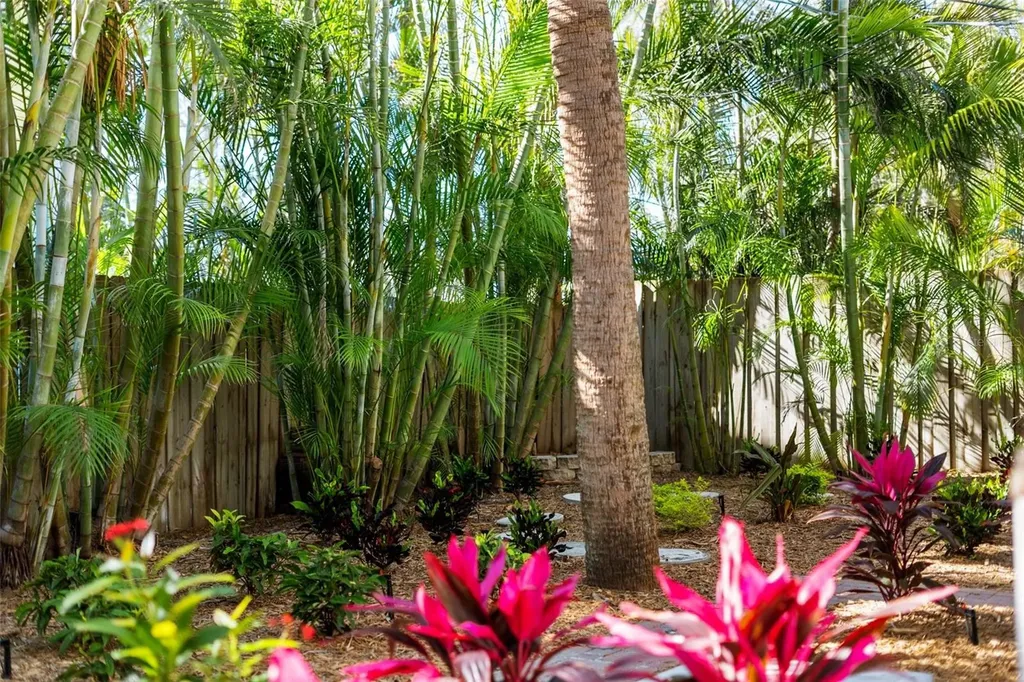 5512 Avenida Del Mare Sarasota FL 34242
