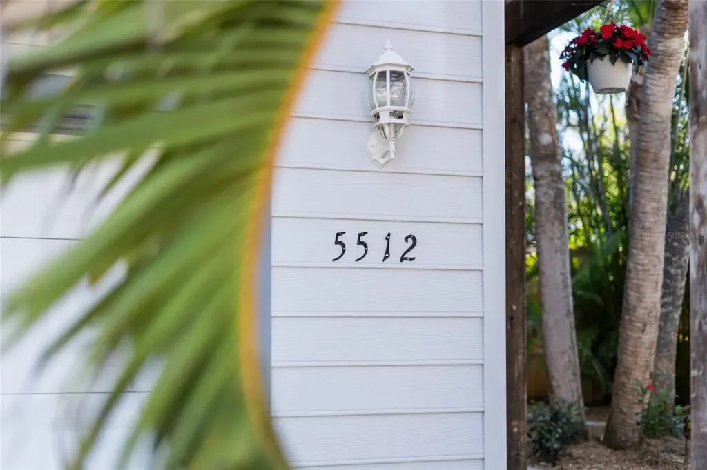 5512 Avenida Del Mare Sarasota FL 34242