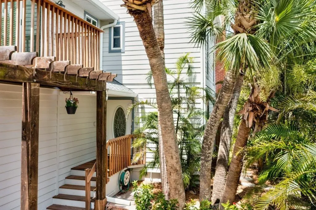 5512 Avenida Del Mare Sarasota FL 34242