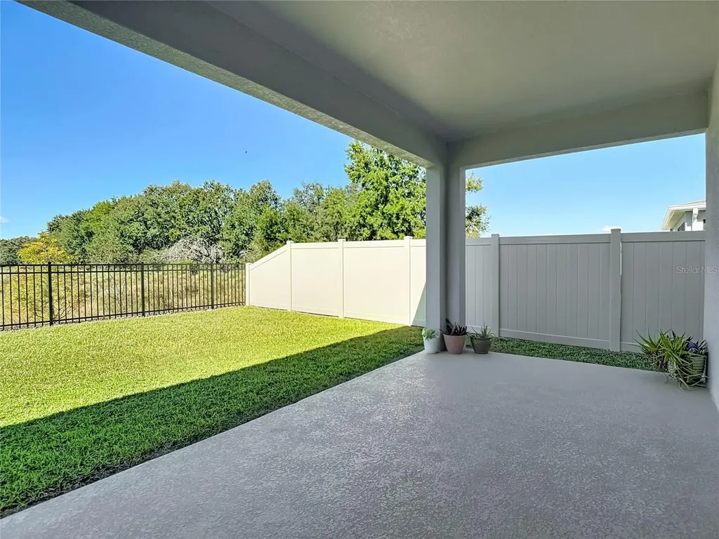 10471 Bridgegate Heights Loop San Antonio FL 33576