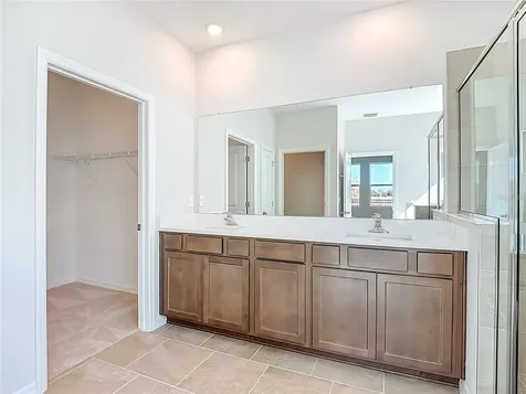 10471 Bridgegate Heights Loop San Antonio FL 33576
