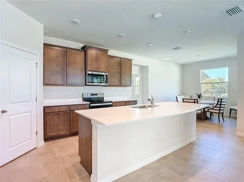 10471 Bridgegate Heights Loop San Antonio FL 33576