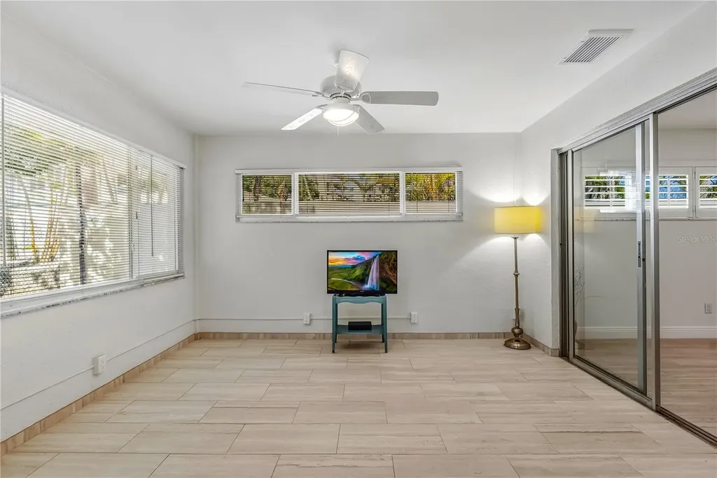 1900 Benjamin Franklin Drive Sarasota FL 34236