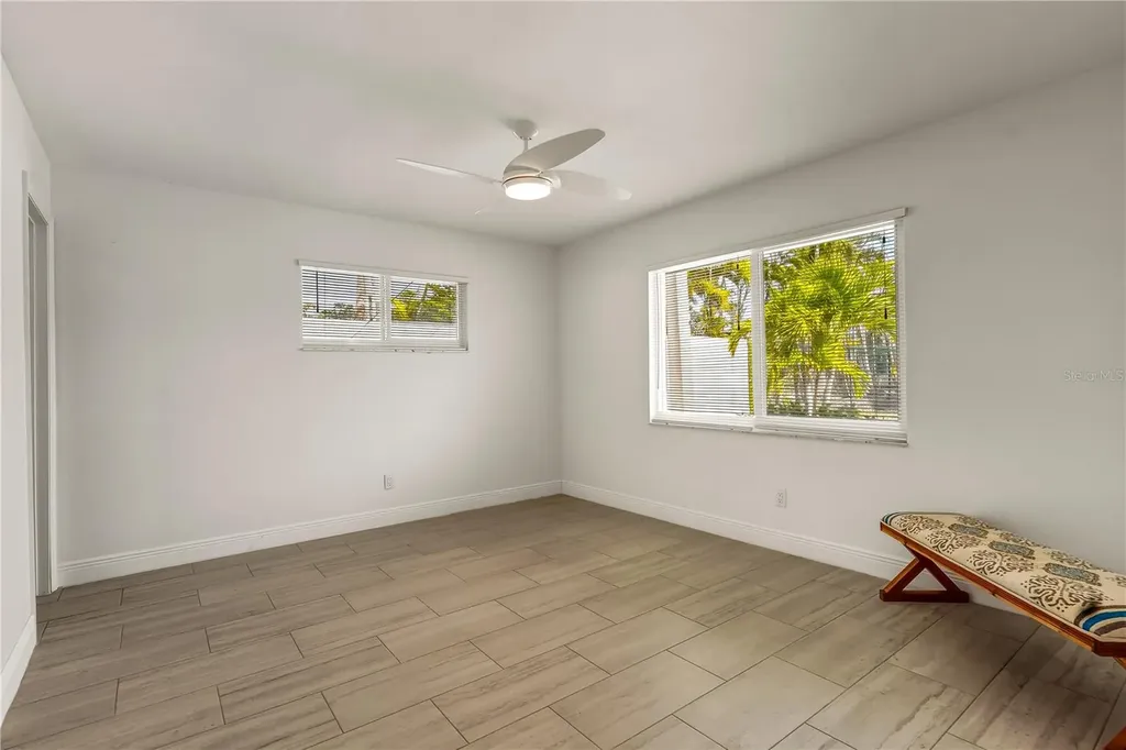 1900 Benjamin Franklin Drive Sarasota FL 34236