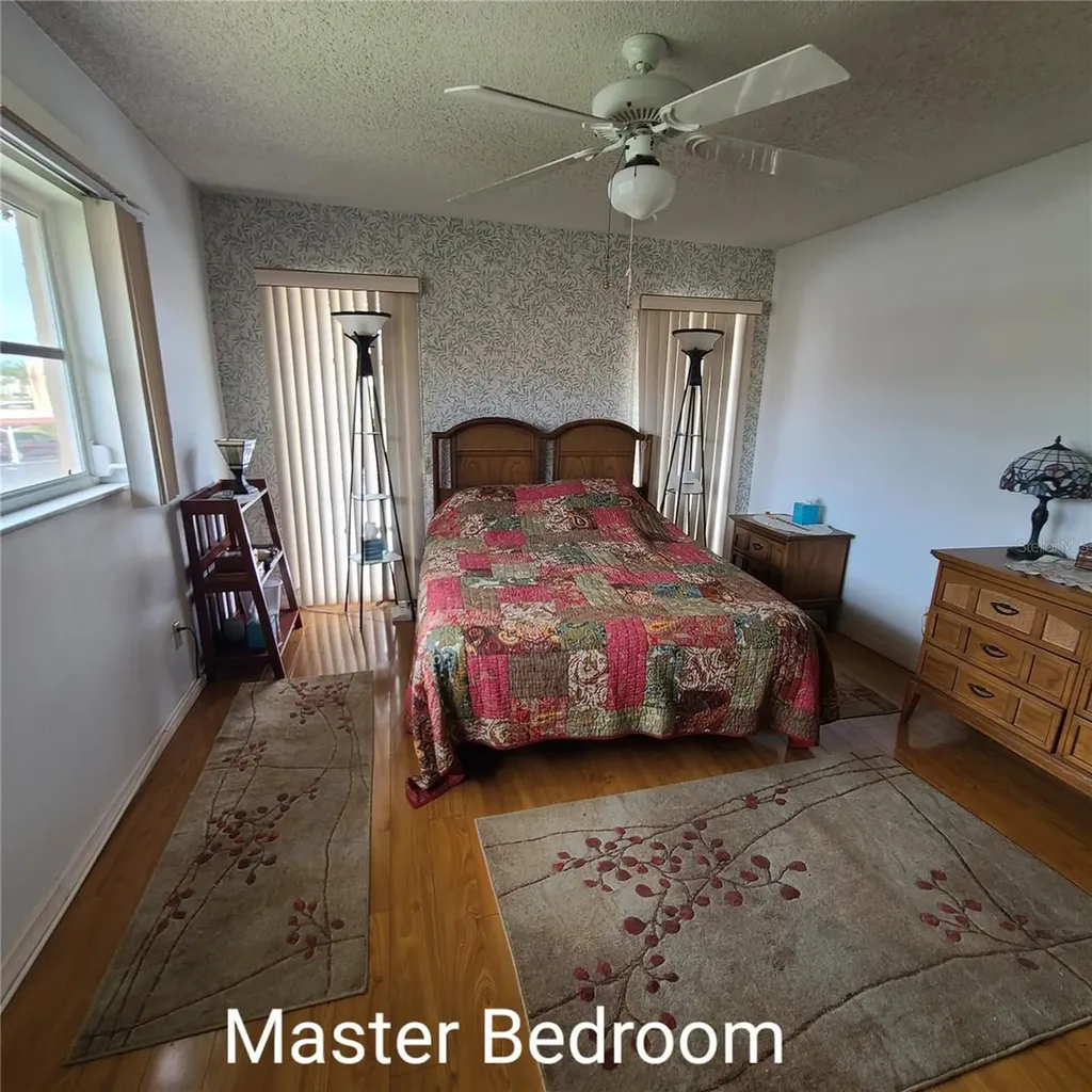220 Buttonwood Circle Seminole FL 33777