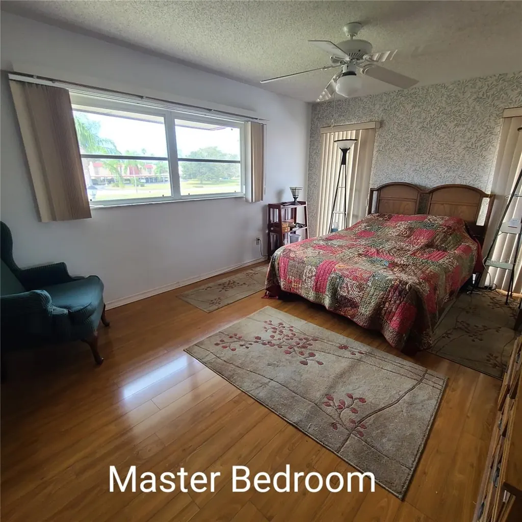 220 Buttonwood Circle Seminole FL 33777
