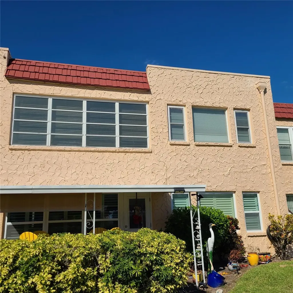 220 Buttonwood Circle Seminole FL 33777
