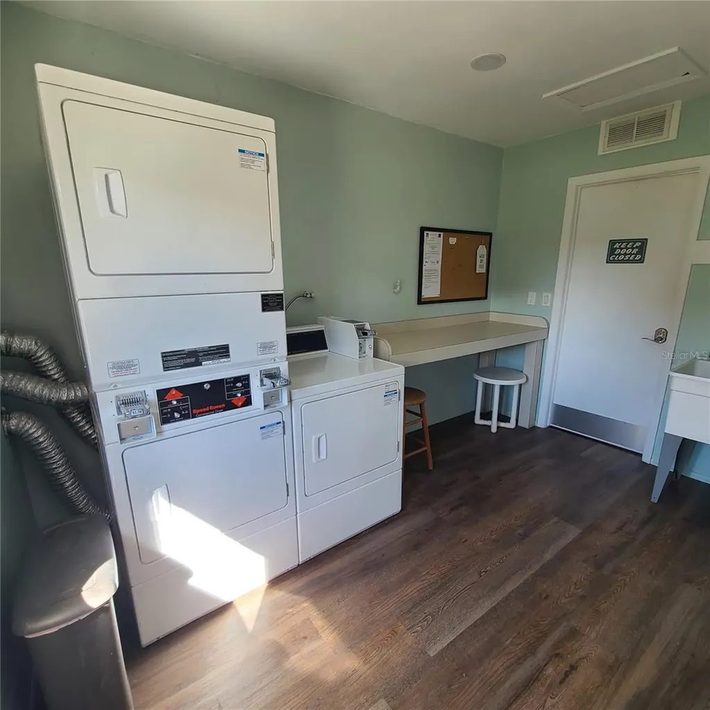 220 Buttonwood Circle Seminole FL 33777