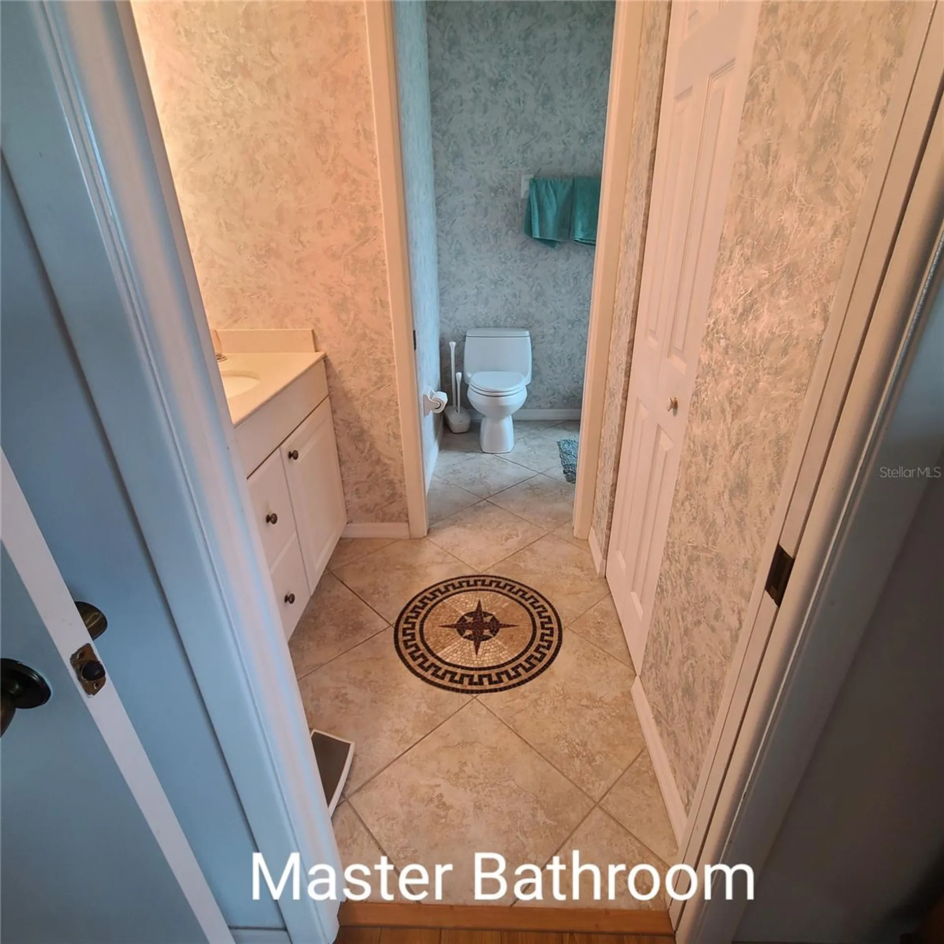 220 Buttonwood Circle Seminole FL 33777
