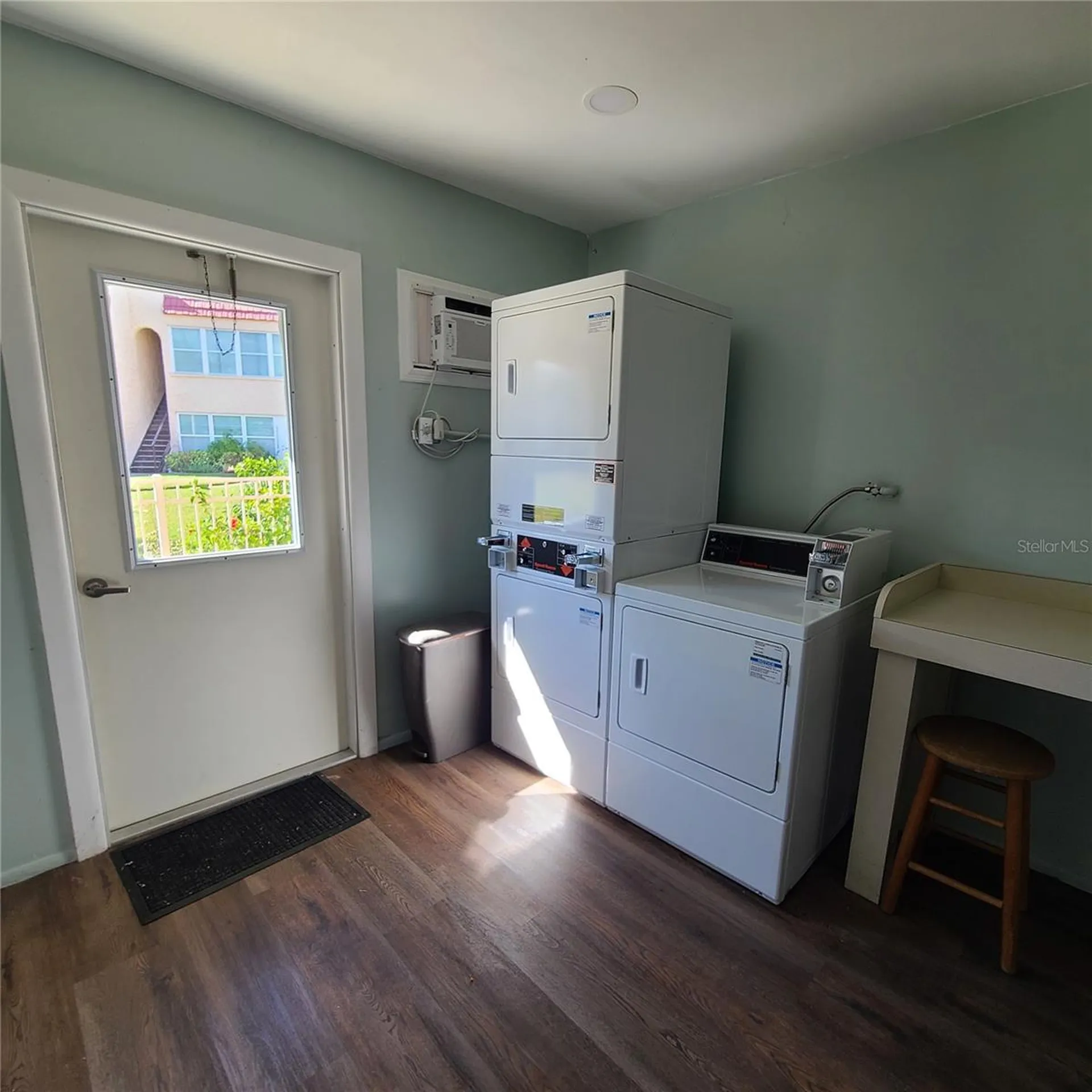220 Buttonwood Circle Seminole FL 33777