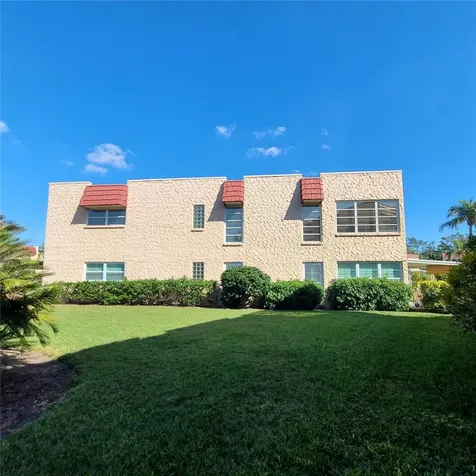 220 Buttonwood Circle Seminole FL 33777