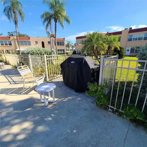 220 Buttonwood Circle Seminole FL 33777