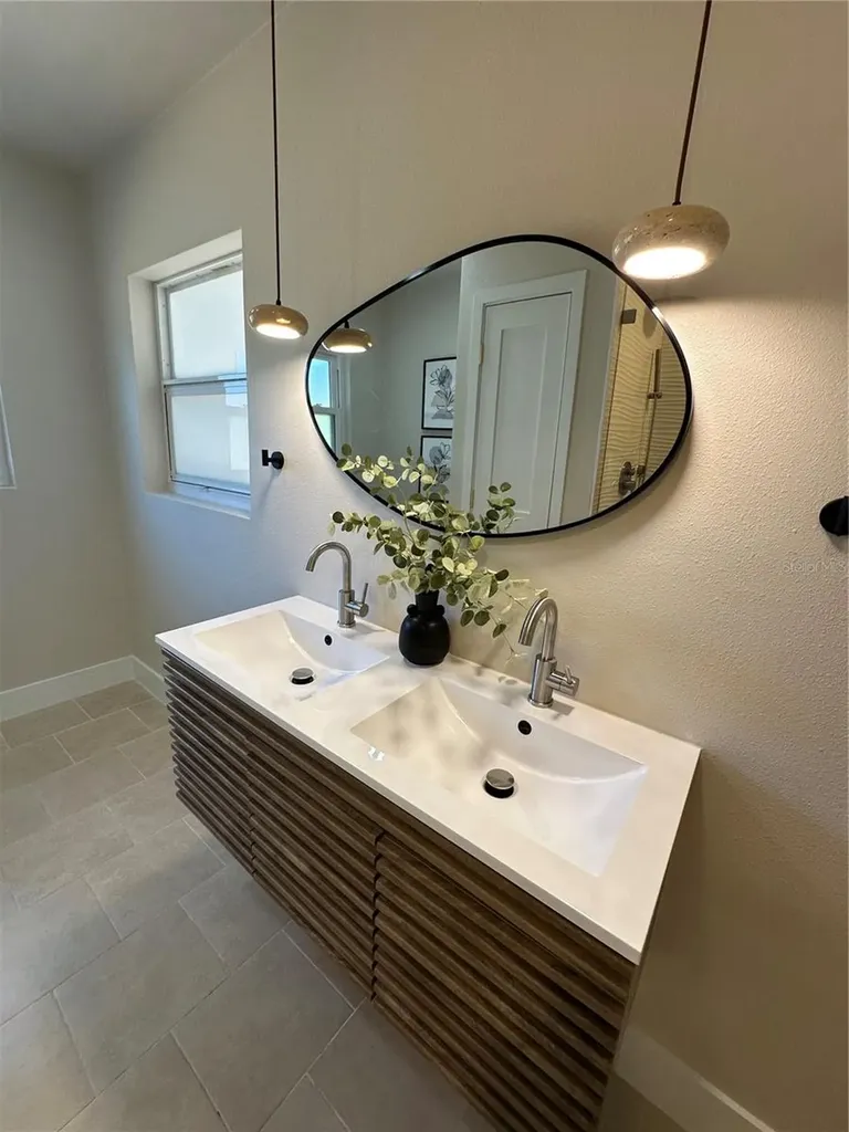 2001 E Powhatan Avenue Tampa FL 33610