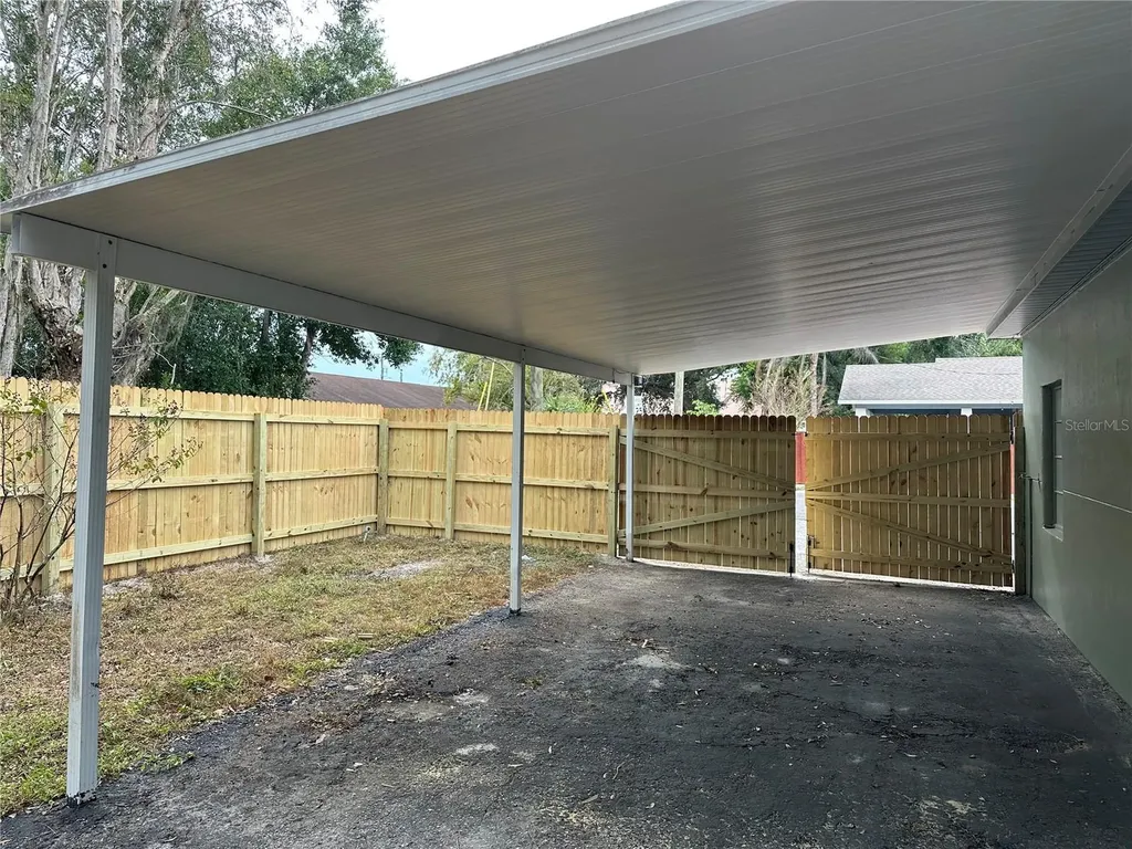 2001 E Powhatan Avenue Tampa FL 33610