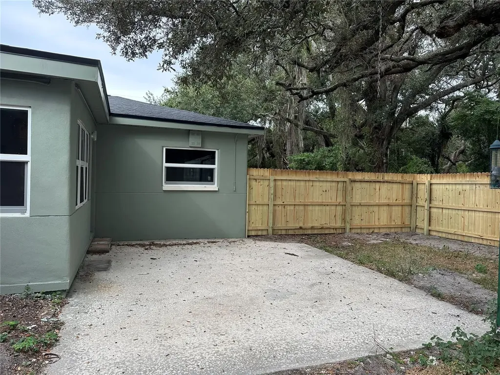 2001 E Powhatan Avenue Tampa FL 33610