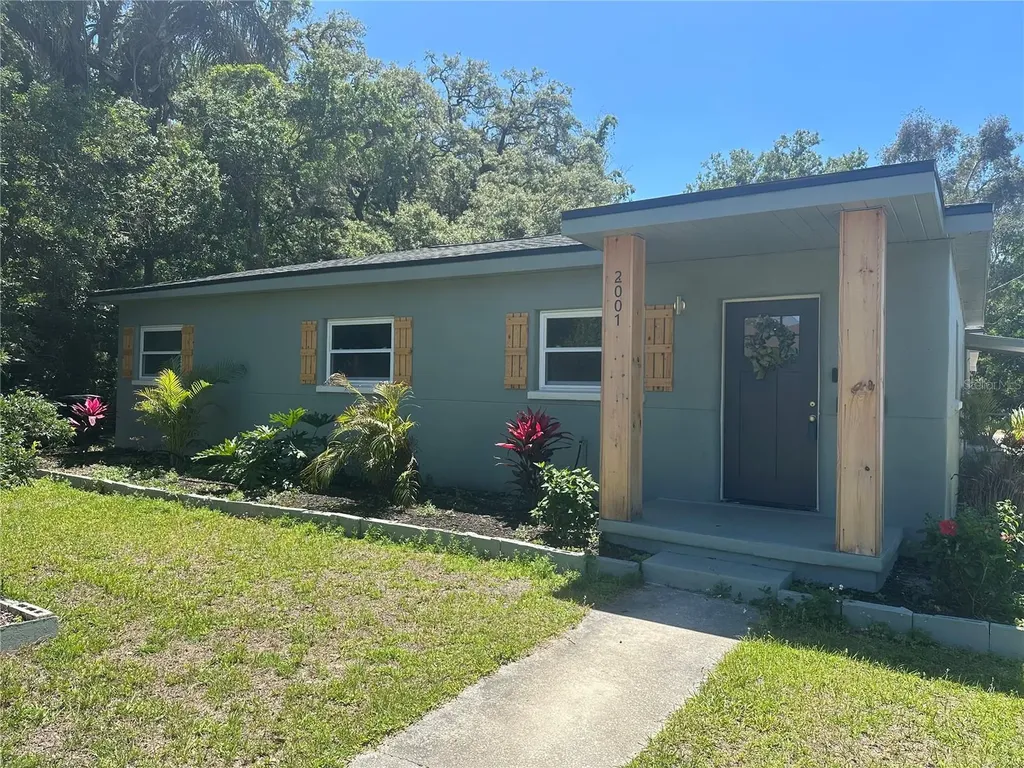 2001 E Powhatan Avenue Tampa FL 33610