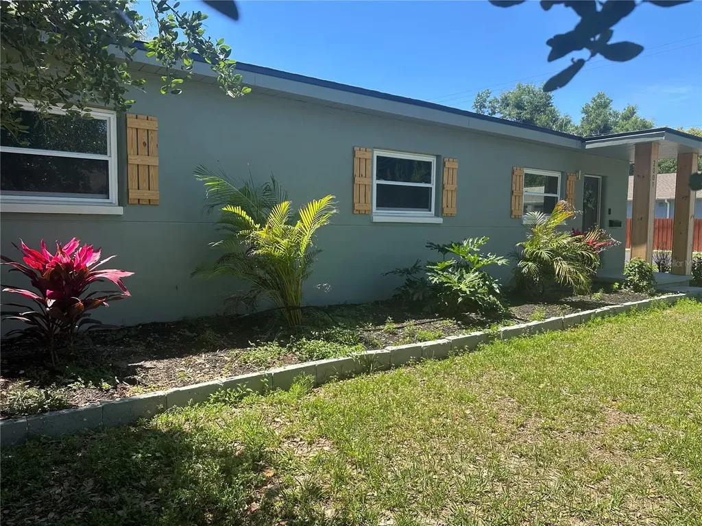 2001 E Powhatan Avenue Tampa FL 33610