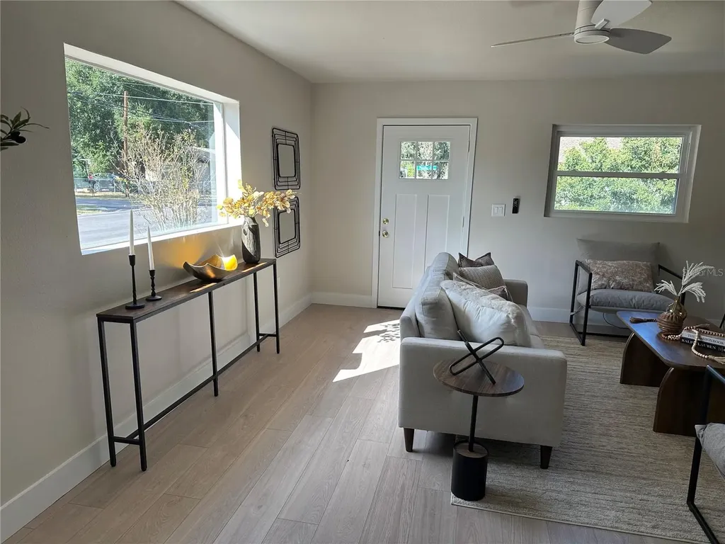 2001 E Powhatan Avenue Tampa FL 33610