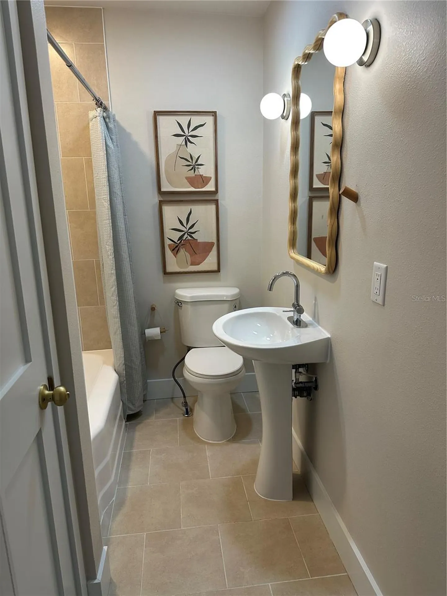 2001 E Powhatan Avenue Tampa FL 33610
