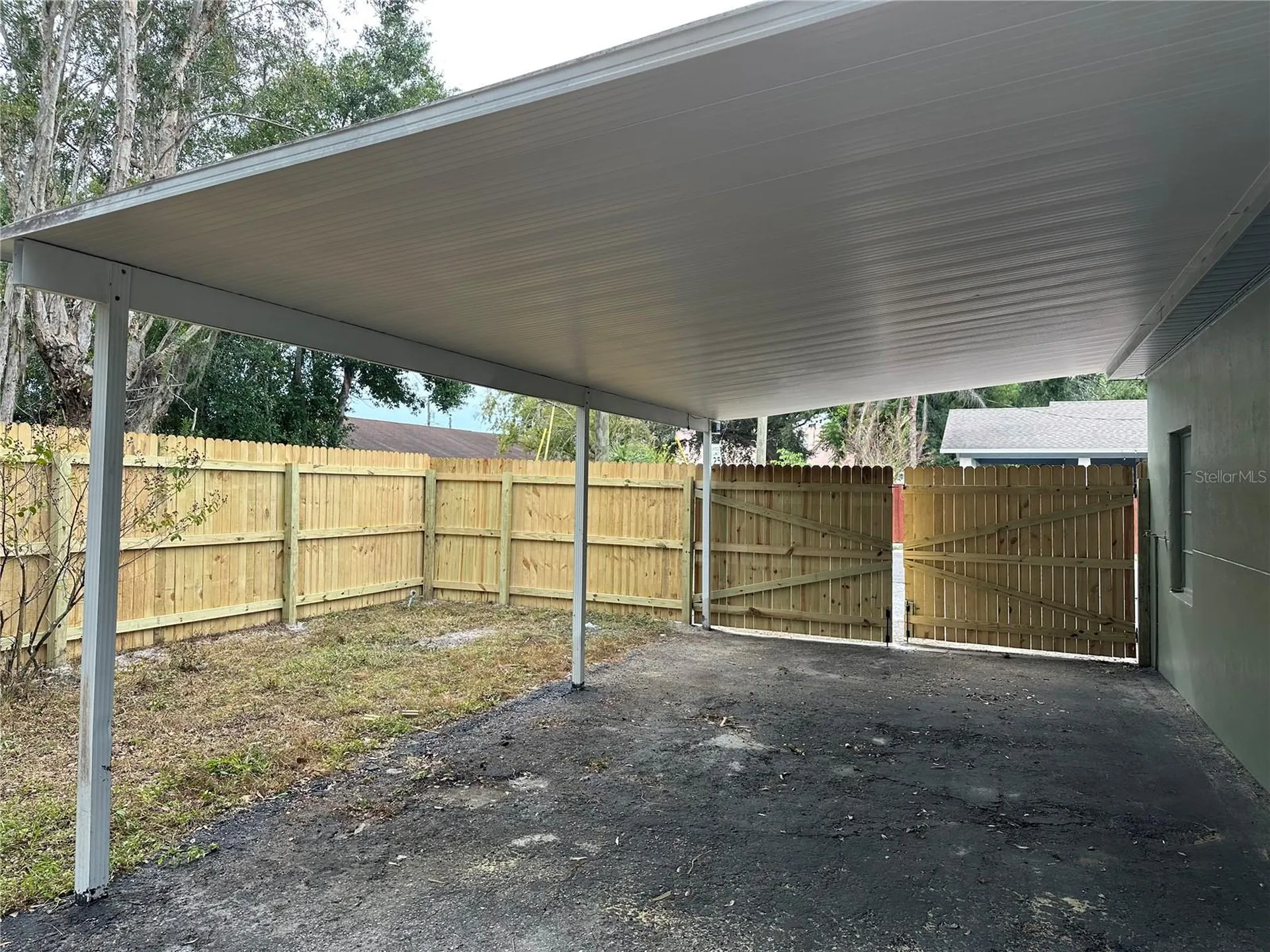 2001 E Powhatan Avenue Tampa FL 33610