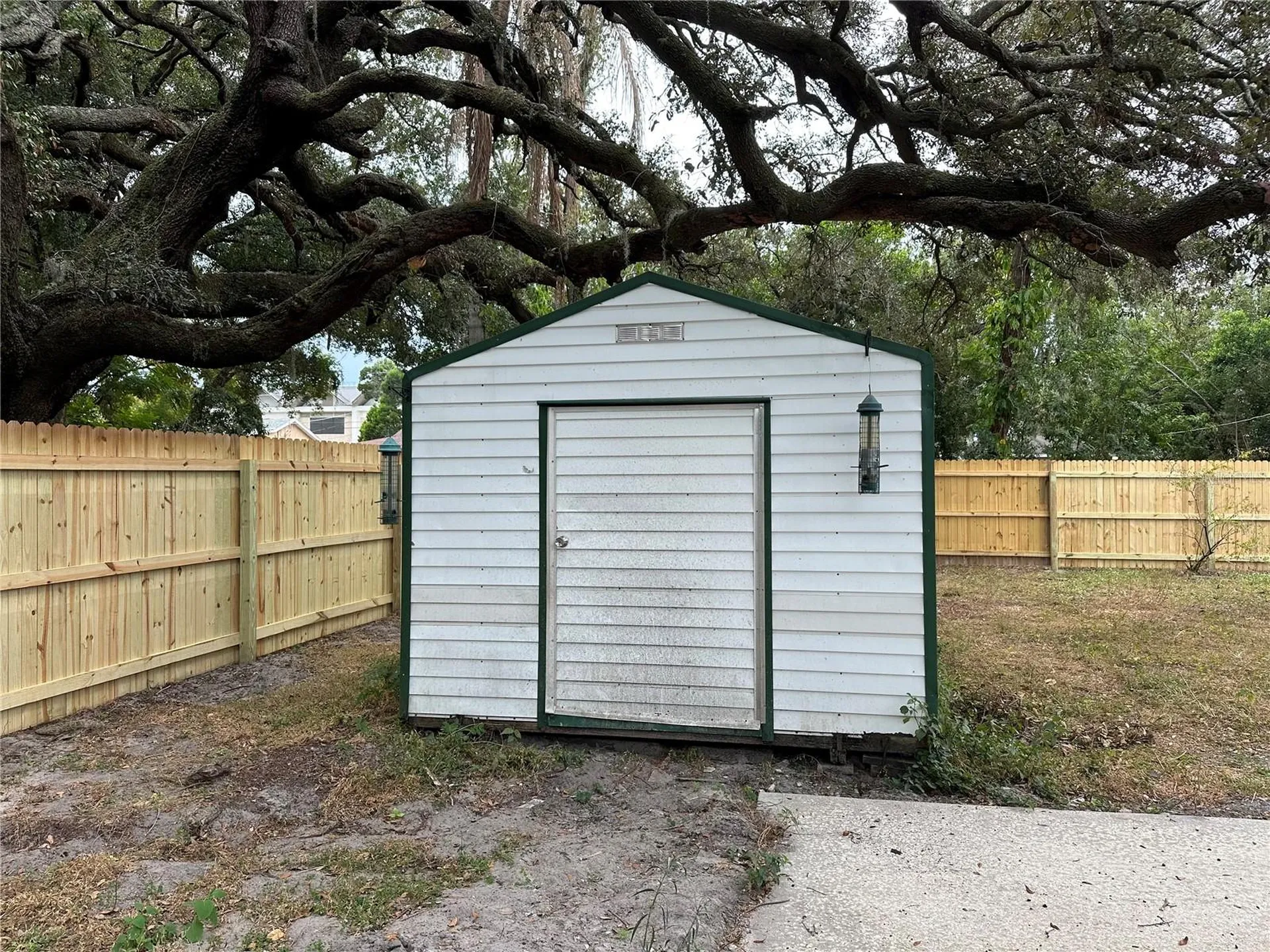 2001 E Powhatan Avenue Tampa FL 33610