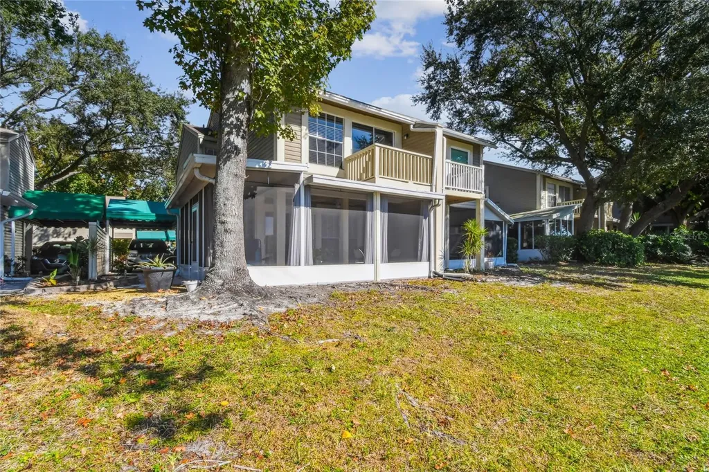 6916 Lake Place Court Tampa FL 33634