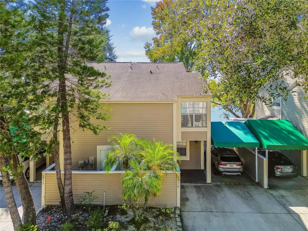 6916 Lake Place Court Tampa FL 33634