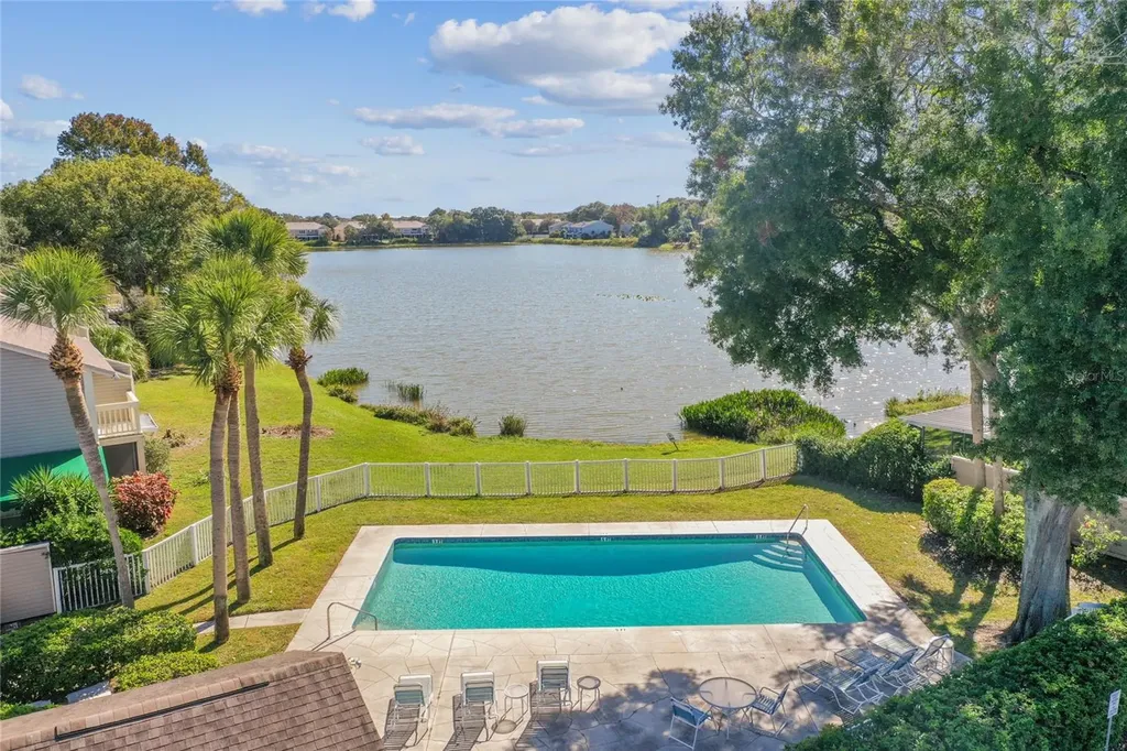 6916 Lake Place Court Tampa FL 33634