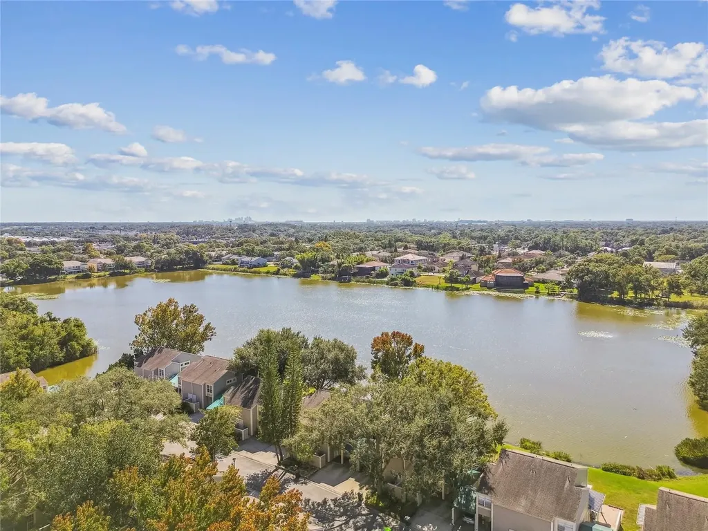 6916 Lake Place Court Tampa FL 33634