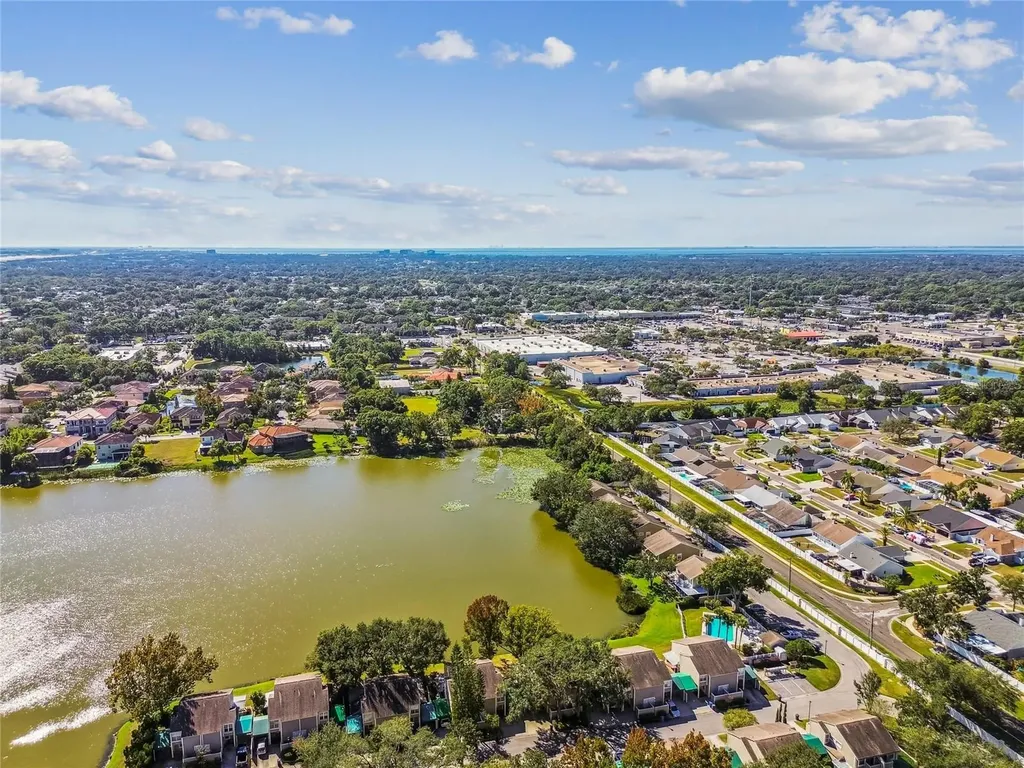 6916 Lake Place Court Tampa FL 33634