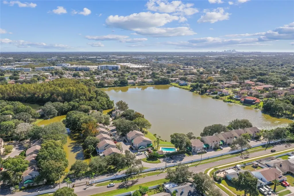 6916 Lake Place Court Tampa FL 33634