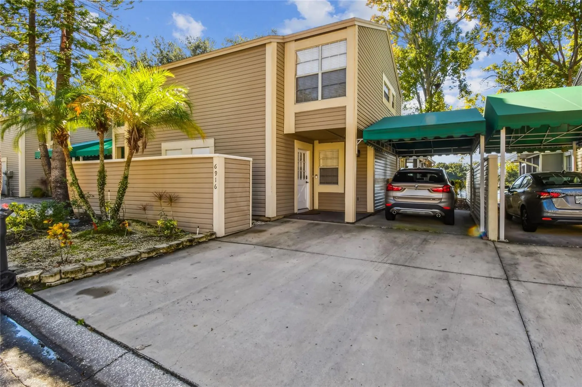 6916 Lake Place Court Tampa FL 33634
