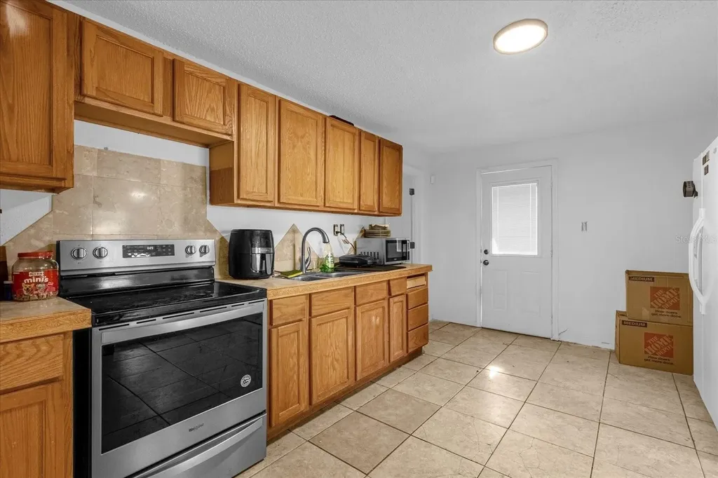 2413 Marlboro Street Orlando FL 32806