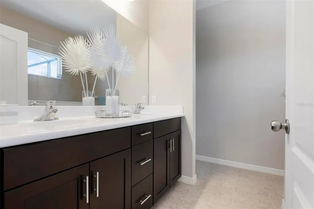 6512 Palm Leaf Court Sarasota FL 34243