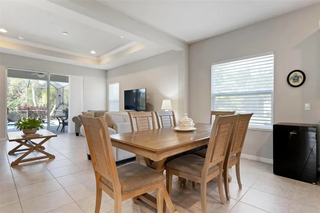 6512 Palm Leaf Court Sarasota FL 34243