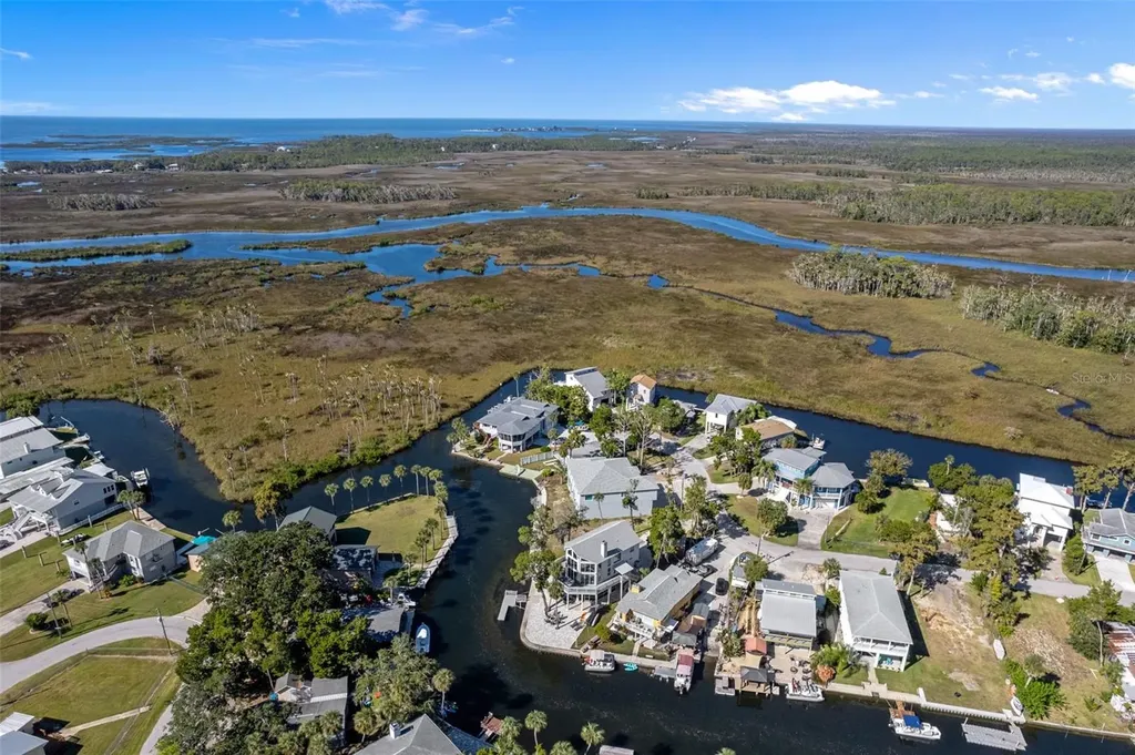 5272 Tropical Point Weeki Wachee FL 34607