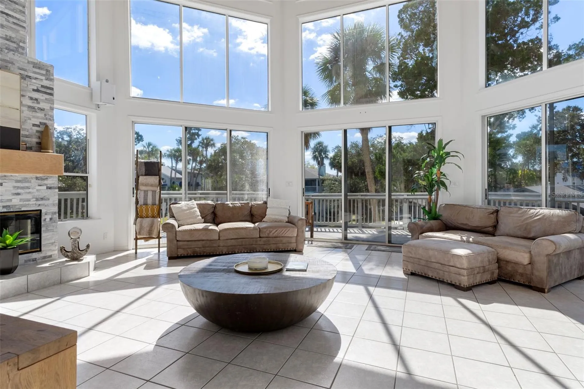 5272 Tropical Point Weeki Wachee FL 34607