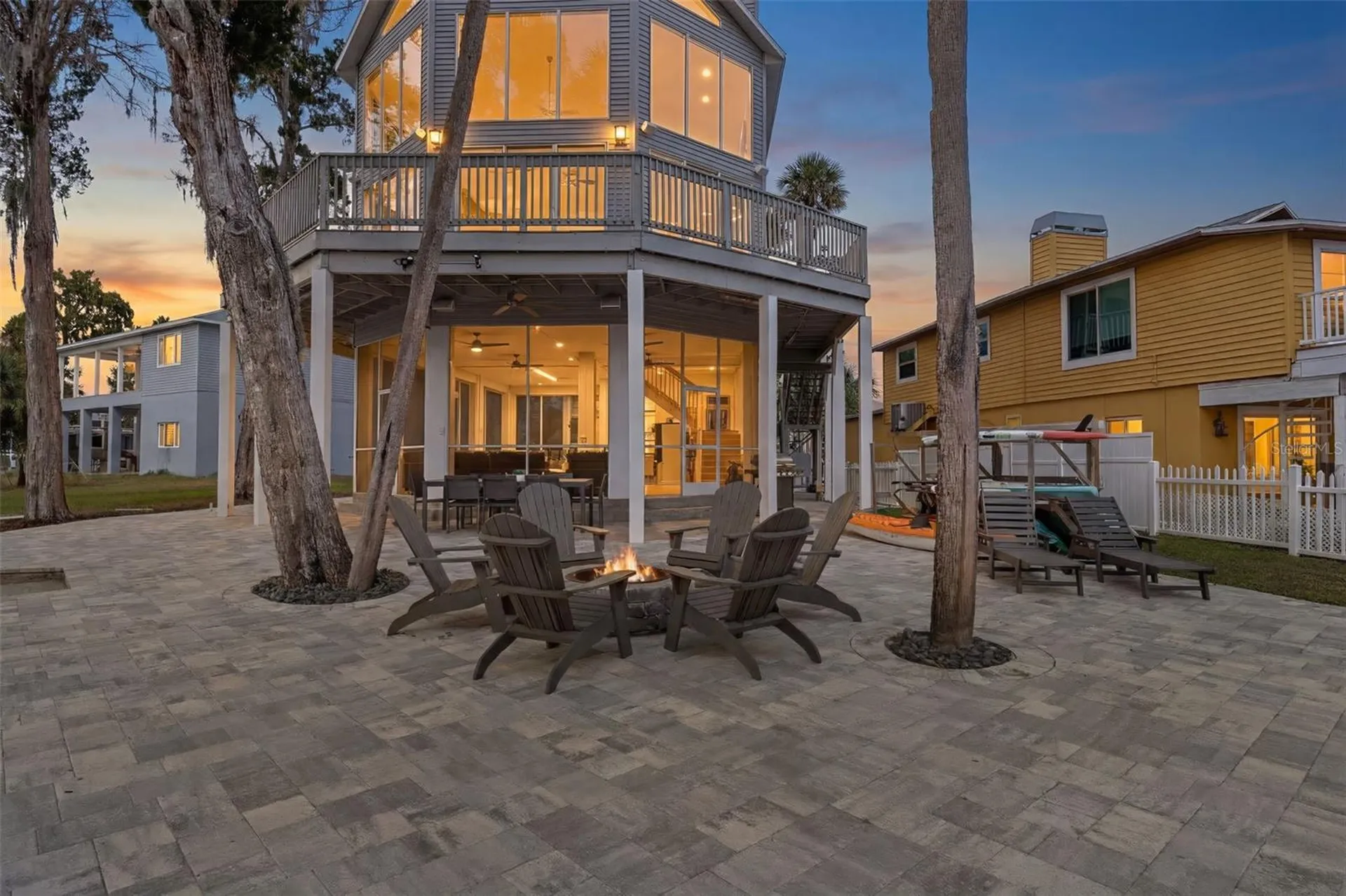 5272 Tropical Point Weeki Wachee FL 34607