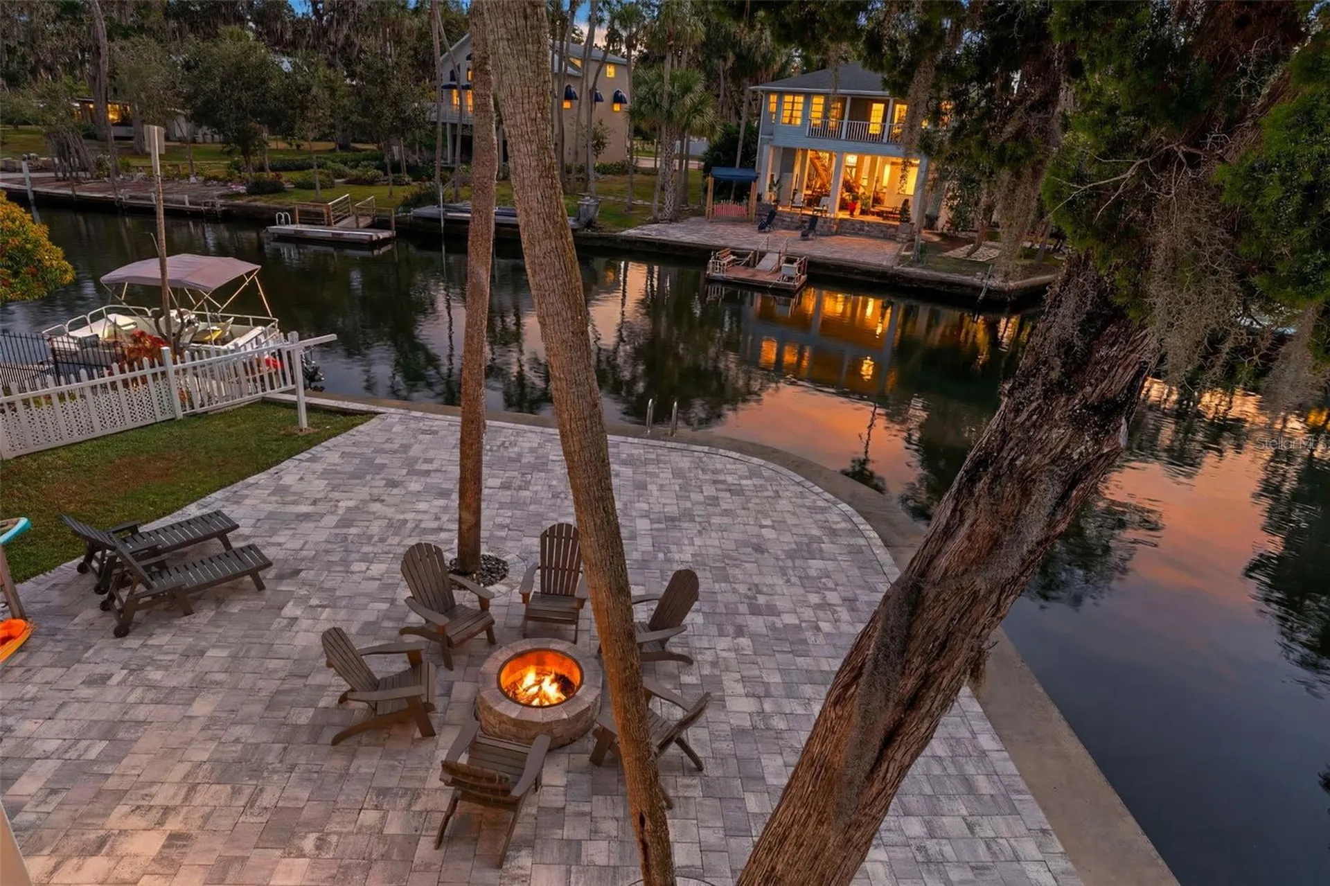 5272 Tropical Point Weeki Wachee FL 34607