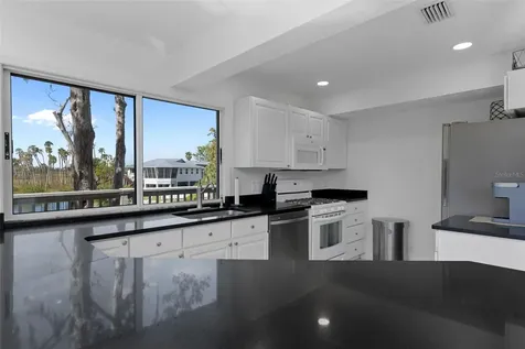 5272 Tropical Point Weeki Wachee FL 34607