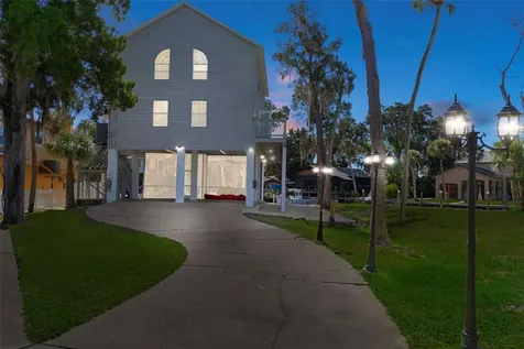 5272 Tropical Point Weeki Wachee FL 34607
