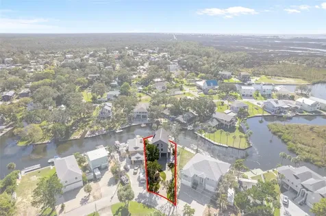 5272 Tropical Point Weeki Wachee FL 34607