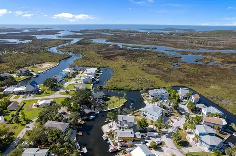 5272 Tropical Point Weeki Wachee FL 34607