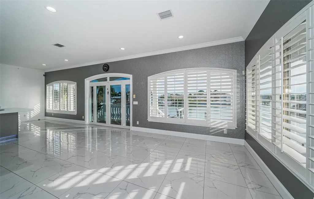 7942 3rd Avenue S St Petersburg FL 33707