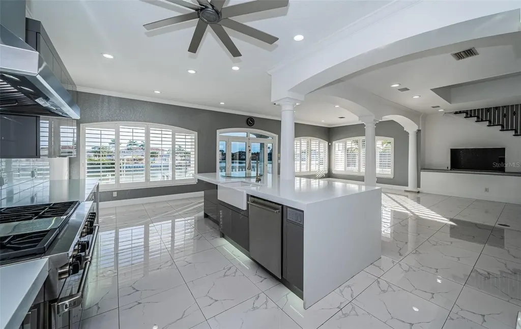 7942 3rd Avenue S St Petersburg FL 33707