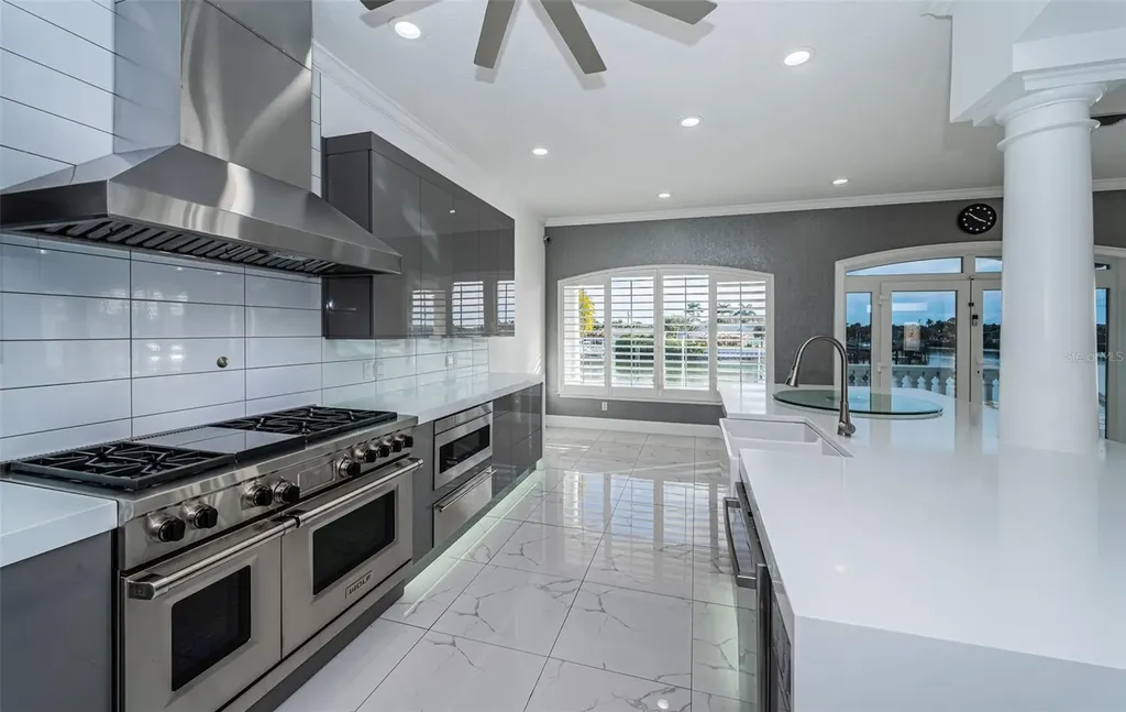 7942 3rd Avenue S St Petersburg FL 33707