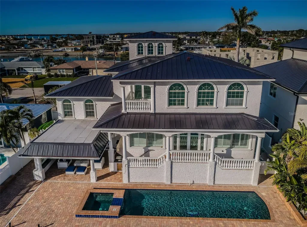 7942 3rd Avenue S St Petersburg FL 33707
